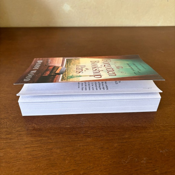3/$20 📚 The Forgotten Bookshop in Paris Daisy Wood 2023 Avon Paperback - Picture 5 of 8